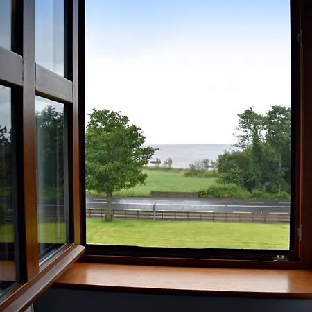 The Meadows Oda ve Kahvaltı Moville