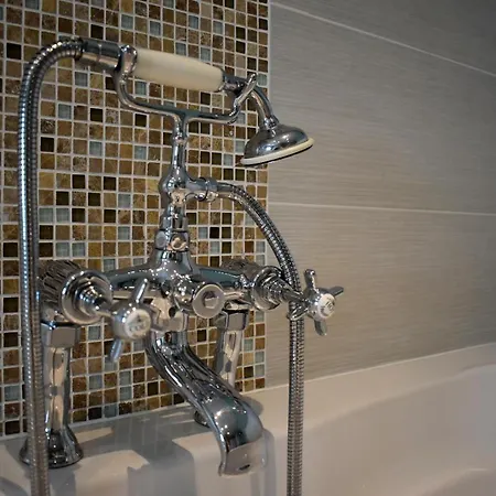 The Meadows Oda ve Kahvaltı 4*